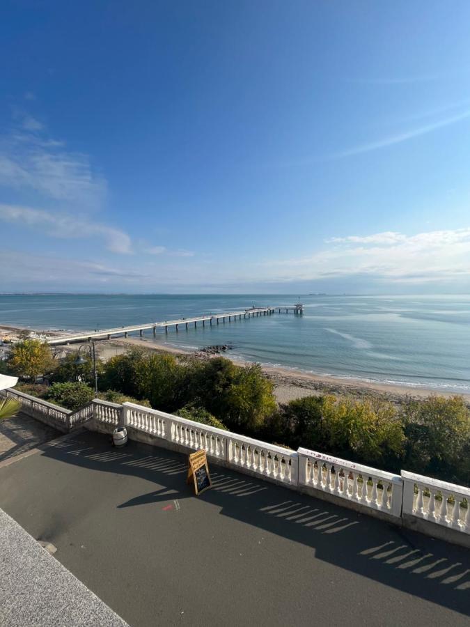 Azzurro Premium Apartment On Bulevard Bogoridi Burgas Exterior foto