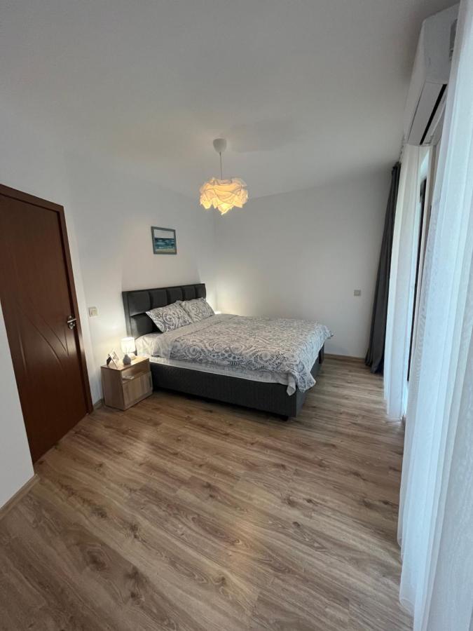 Azzurro Premium Apartment On Bulevard Bogoridi Burgas Exterior foto