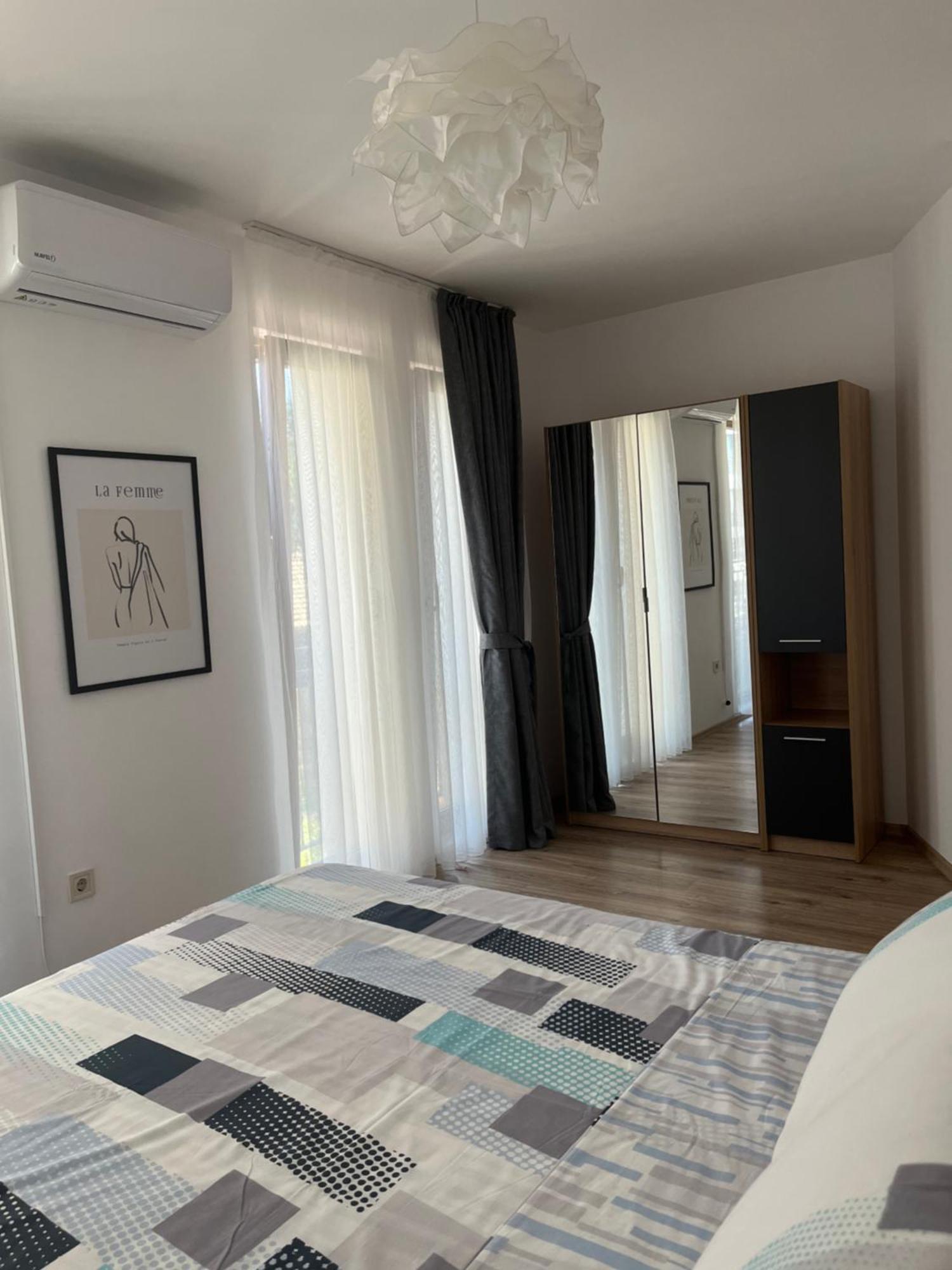 Azzurro Premium Apartment On Bulevard Bogoridi Burgas Exterior foto