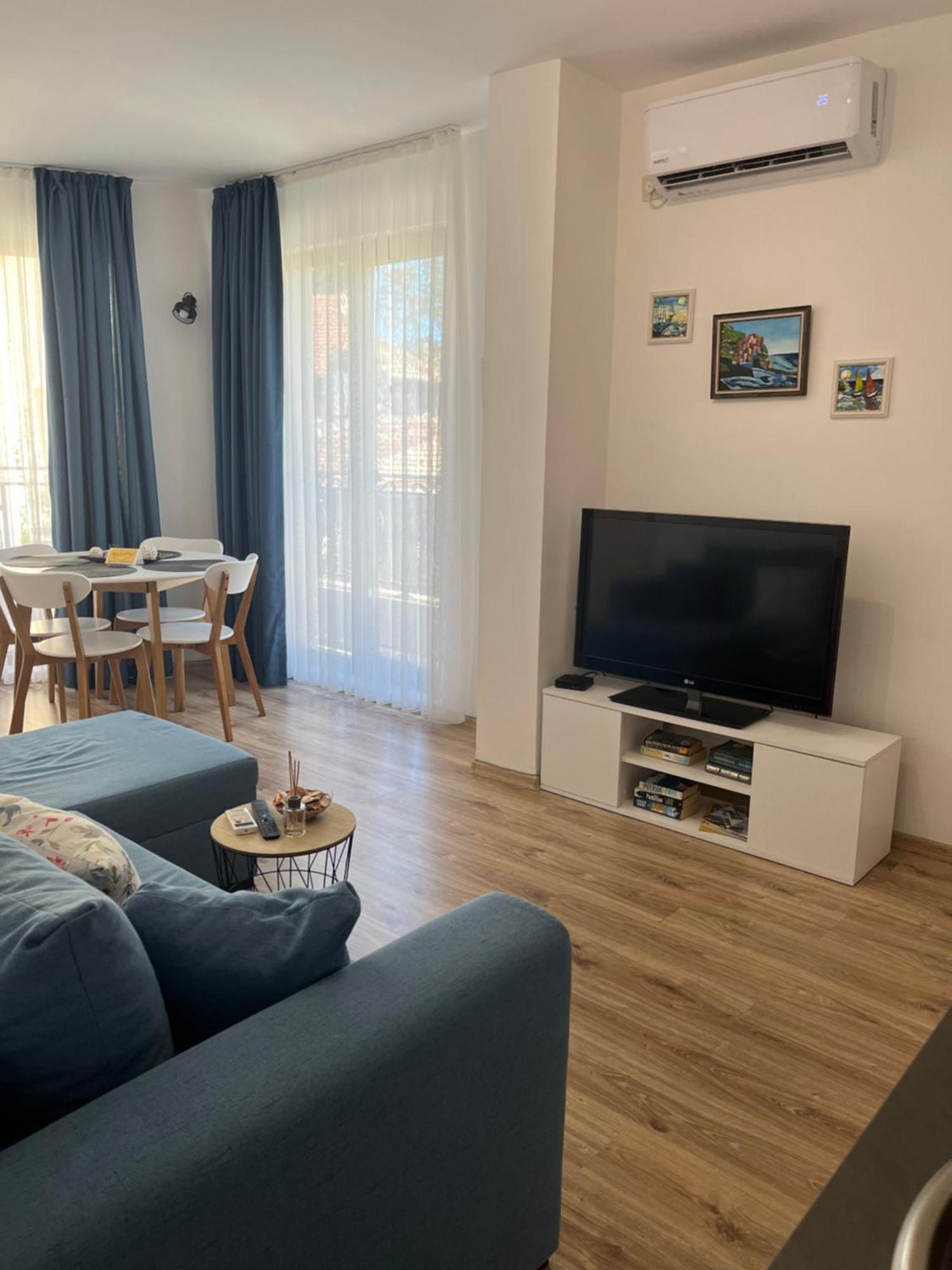 Azzurro Premium Apartment On Bulevard Bogoridi Burgas Exterior foto